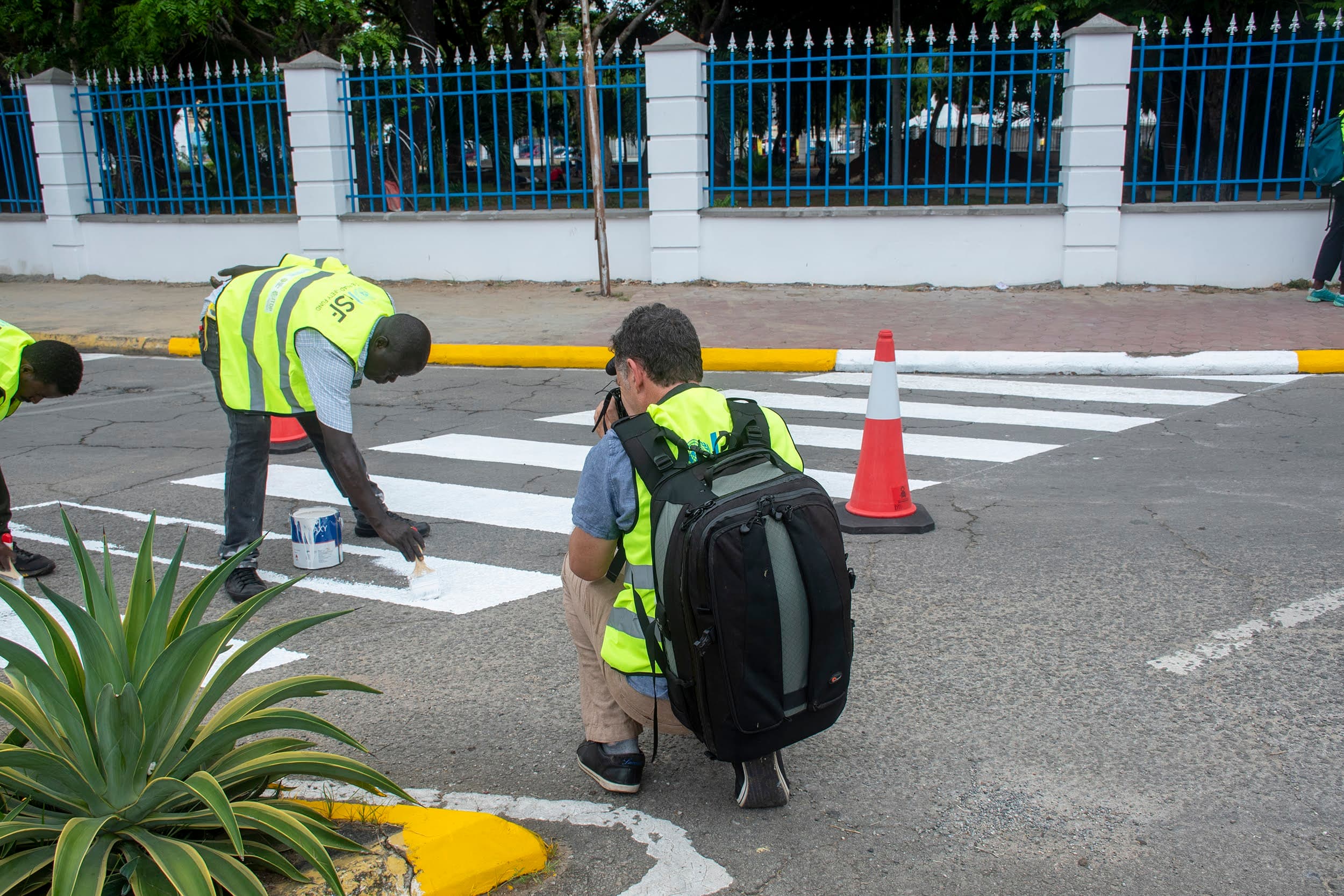 ARUSi road-safety team during a street intervention.