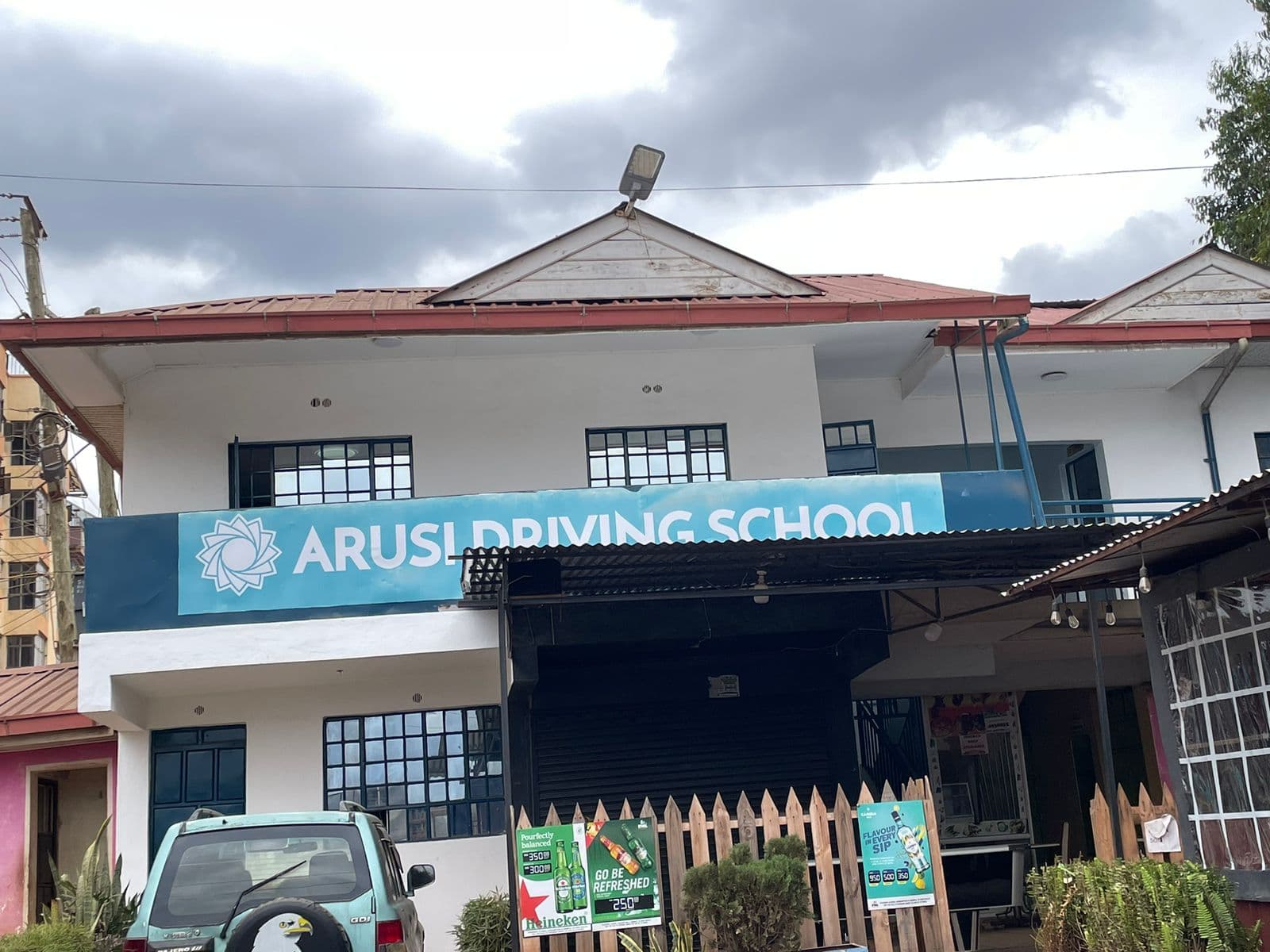 ARUSi Driving School training session in progress.